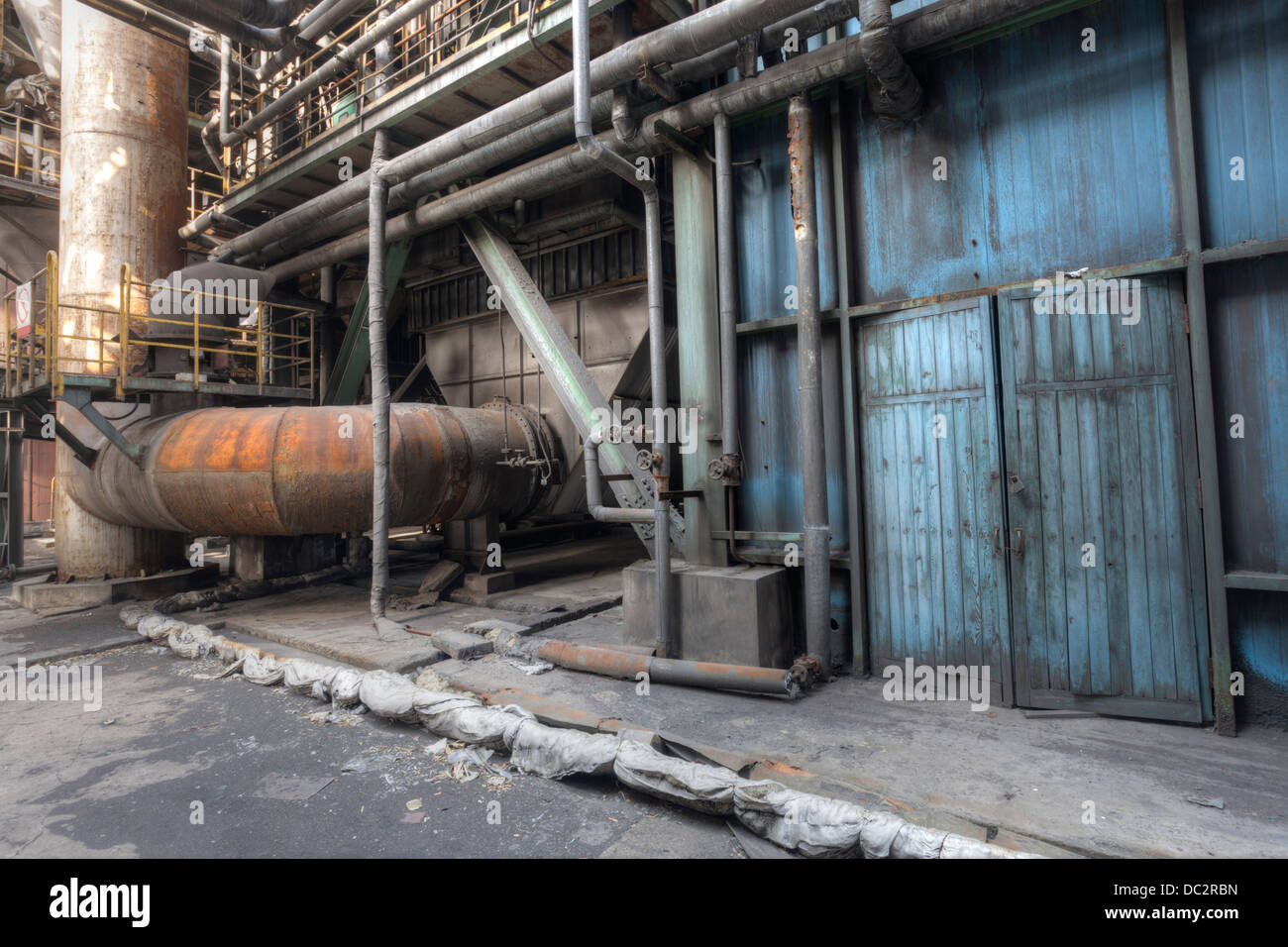 Eine alte und verlassene Fabrik (HDR) Stockfoto