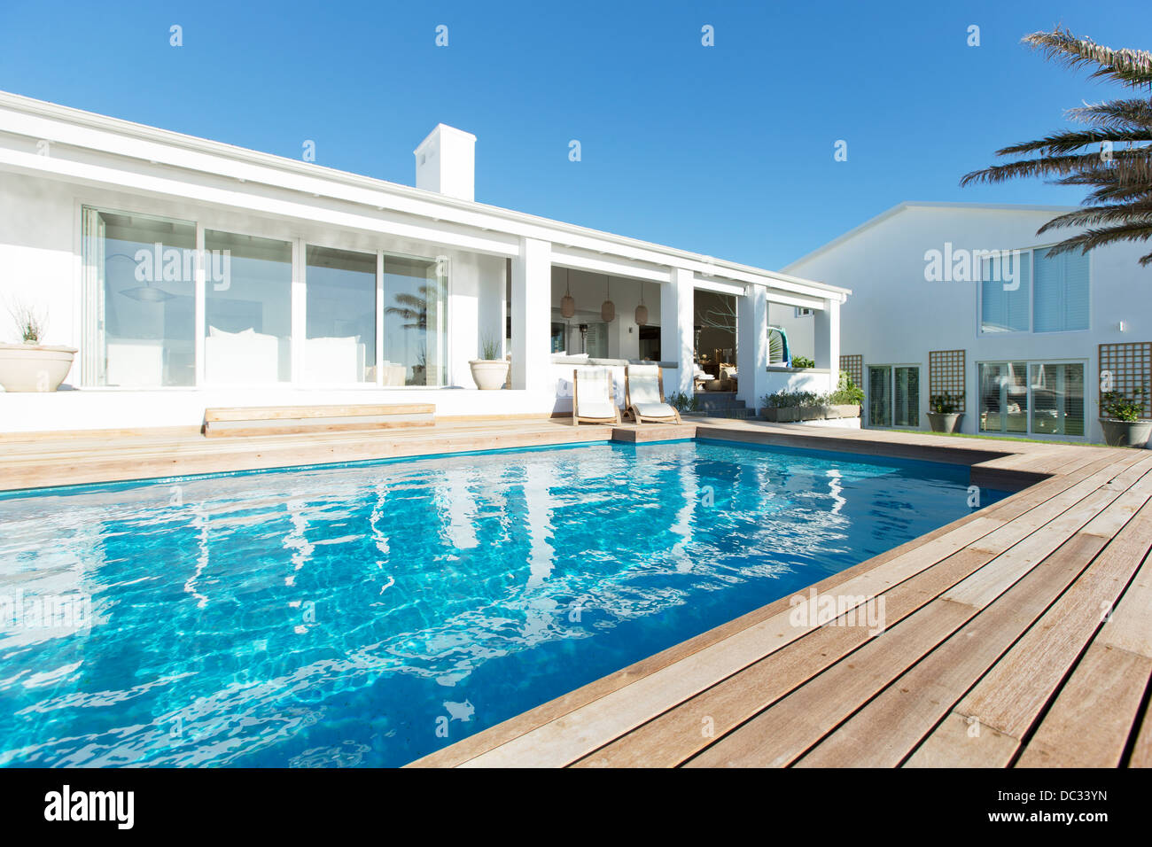 Luxus-Haus und pool Stockfoto