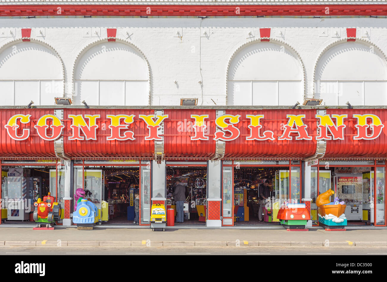 Die Front des Coney Island Spielhalle in Scarborough, North Yorkshire, UK. Stockfoto