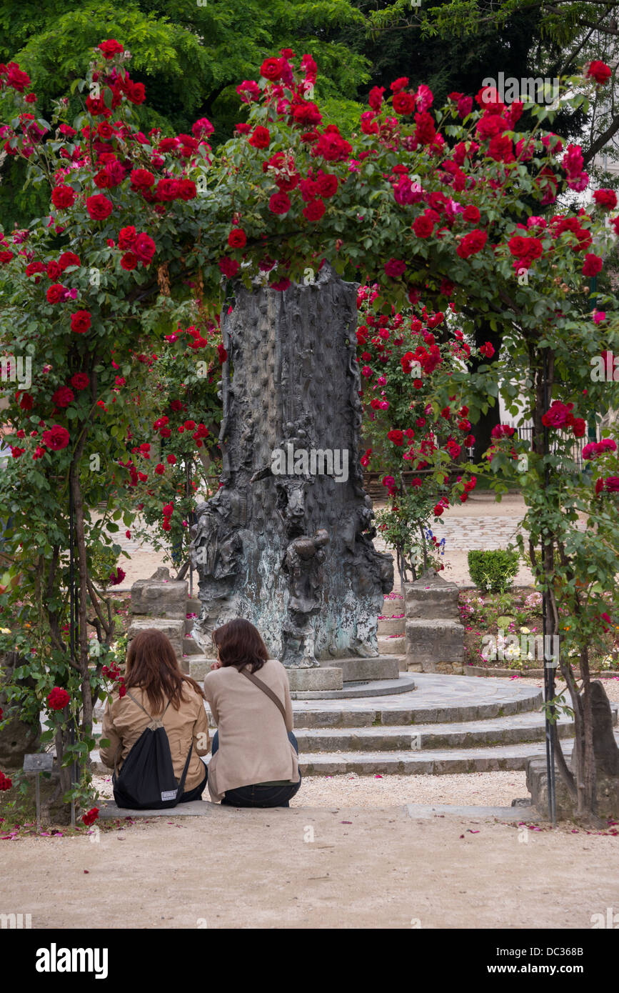 Saint Julian Brunnen, Platz René-Vivani, Rive Gauche, Paris, Frankreich Stockfoto
