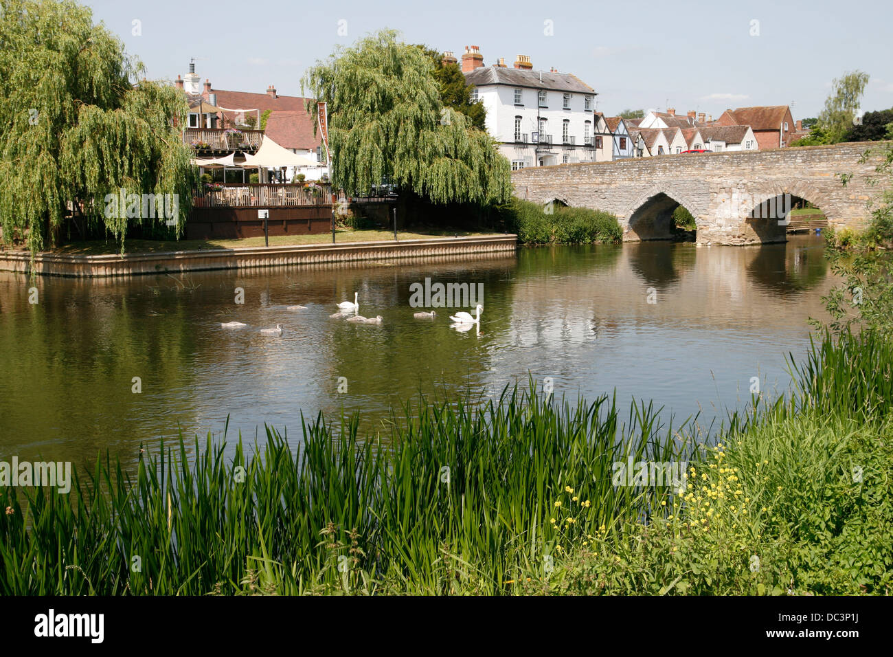 Fluss Avon und Brücke Bidford auf Avon Warwickshire England UK Stockfoto