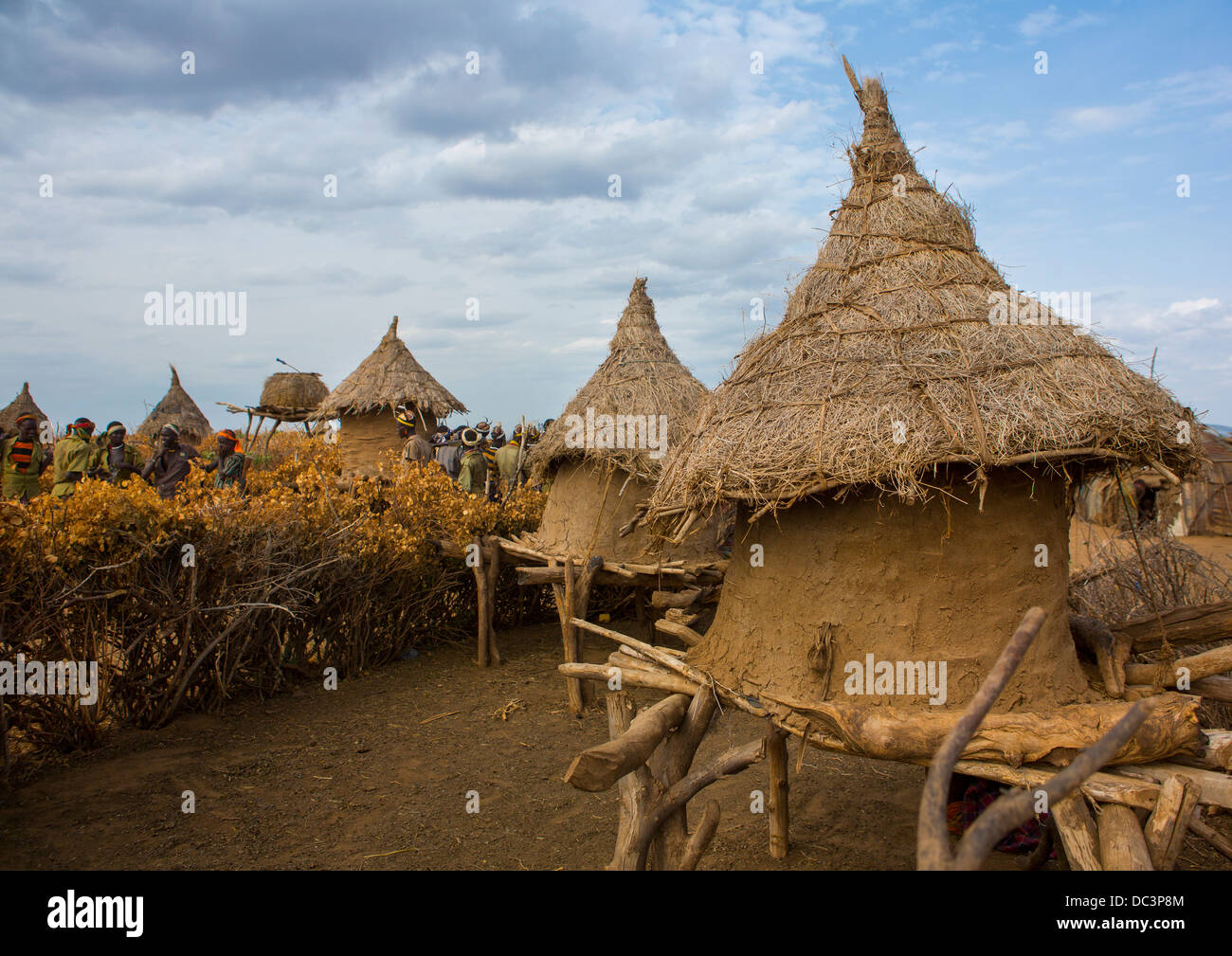 Dassanech Getreidespeicher In ein Dorf, Omorate, Omo-Tal, Äthiopien Stockfoto