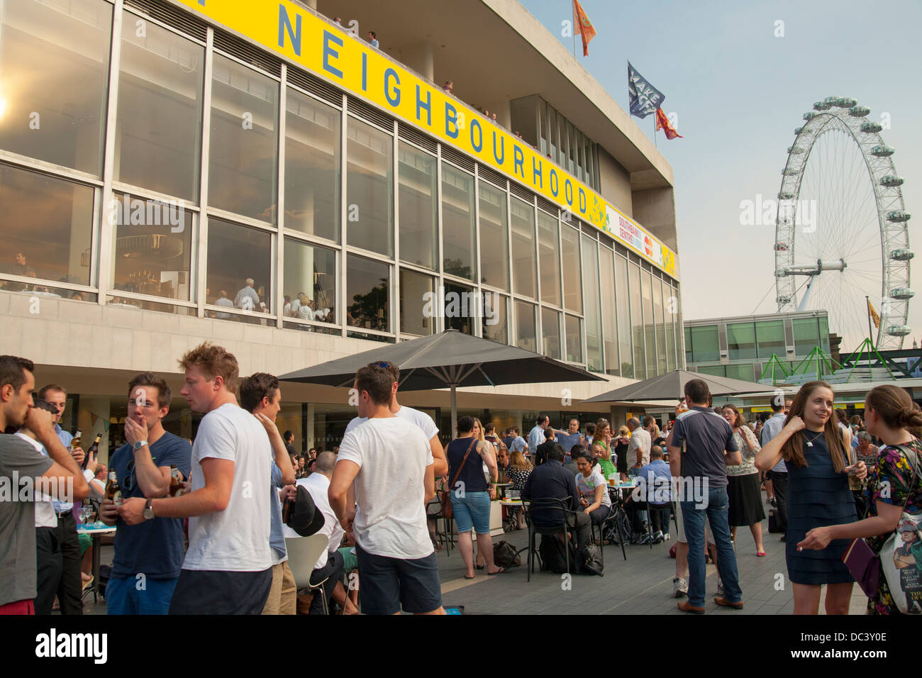 Blick auf das London Eye von SouthBank Centre, London, England, Uk, GB. Stockfoto