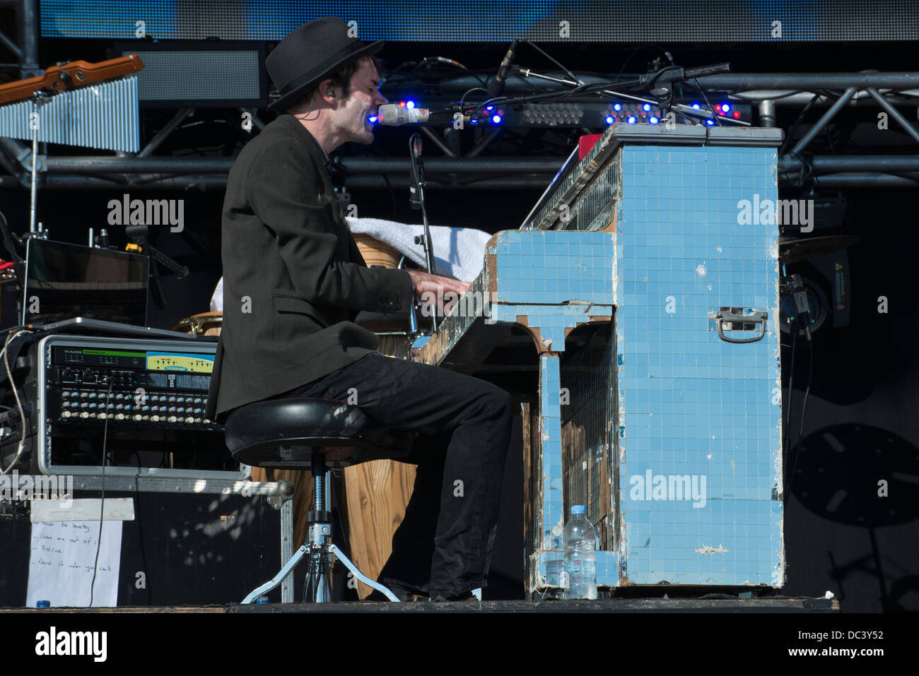 Ciaran Jeremiah (Keyboards), das Gefühl führt, Go Local, Queen Elizabeth Olympic Park, London. Am 19.07.2013 Stockfoto