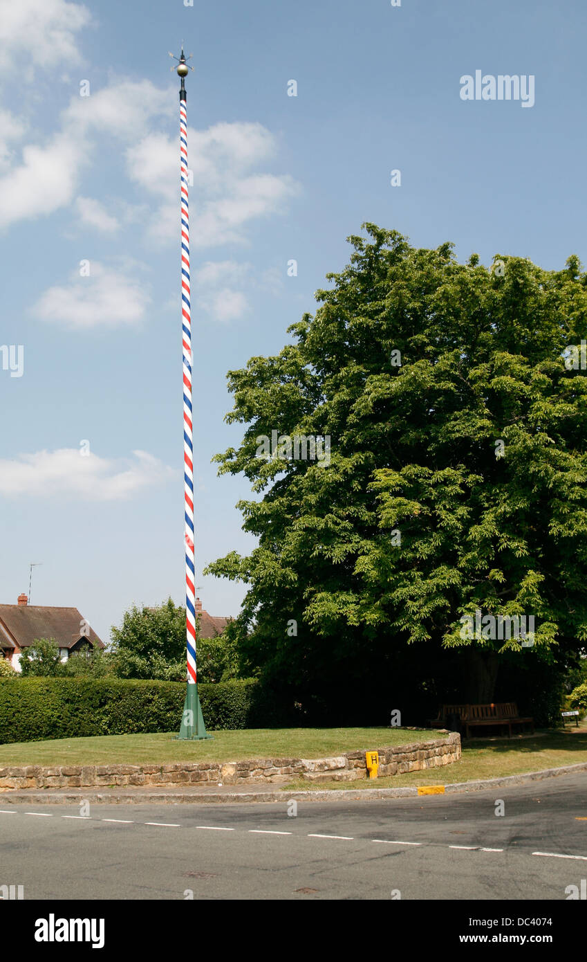 Maibaum Welford auf Avon Warwickshire England UK Stockfoto