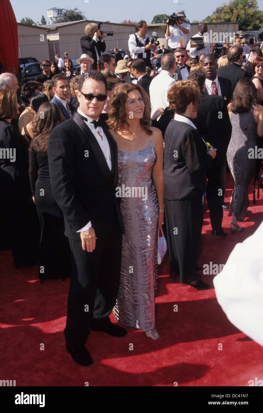 TOM HANKS mit Rita Wilson auf der 50. Emmy Awards, Shrine Auditorium in Ca. 1998.k13240np. (Kredit-Bild: © Nina Prommer/Globe Photos/ZUMAPRESS.com) Stockfoto