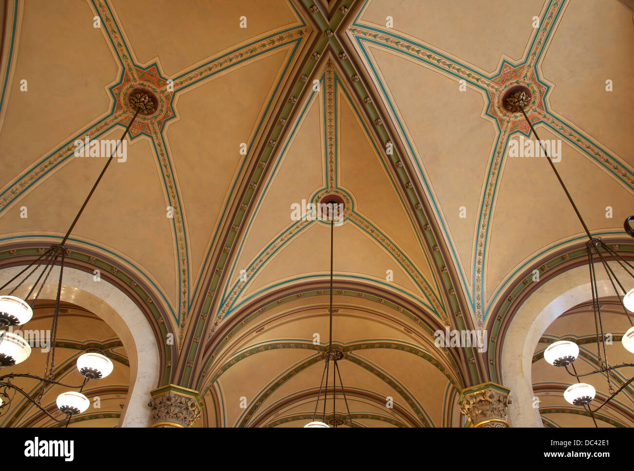 Gewölbe des "Café Central", einem berühmten Café in Wien, Österreich. Stockfoto