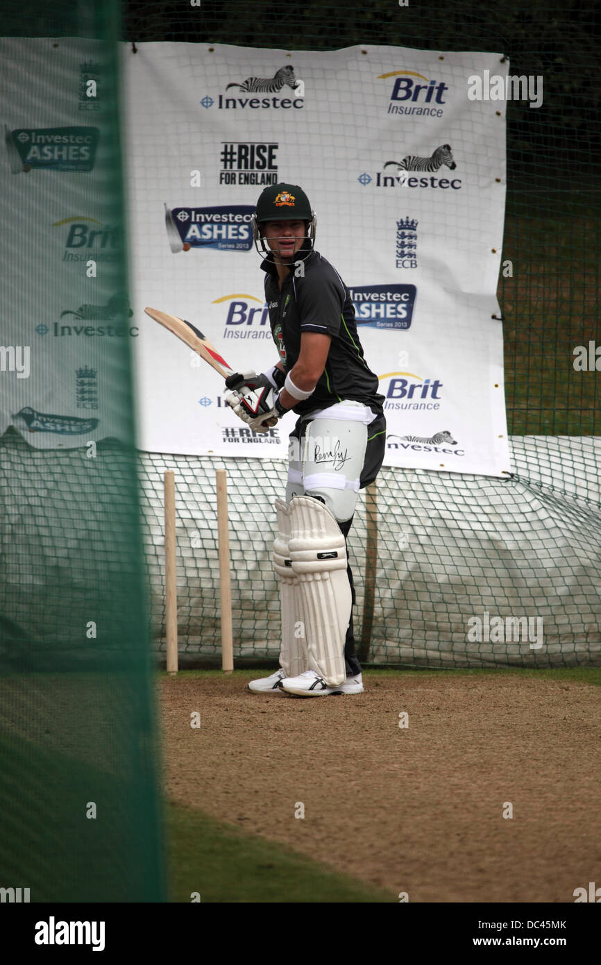 Durham, Großbritannien. 8. August 2013. Steve Smith in den Netzen an Australiens Trainingseinheit auf dem Emirates Durham International Cricket Ground in Chester-le-Street. Die Session war das letzte Team Praxis vor der 4. Investec Asche Testspiel zwischen England und Australien. Bildnachweis: Stuart Forster/Alamy Live-Nachrichten Stockfoto