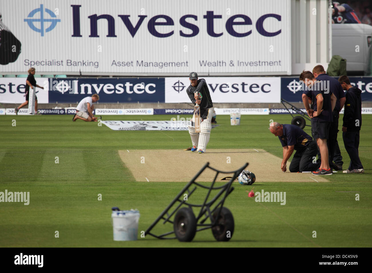 Durham, Großbritannien. 8. August 2013. Michael Clarke, der australische Kapitän bei Australiens Trainingseinheit auf dem Emirates Durham International Cricket Ground in Chester-le-Street. Die Session war das letzte Team Praxis vor der 4. Investec Asche Testspiel zwischen England und Australien. Bildnachweis: Stuart Forster/Alamy Live-Nachrichten Stockfoto