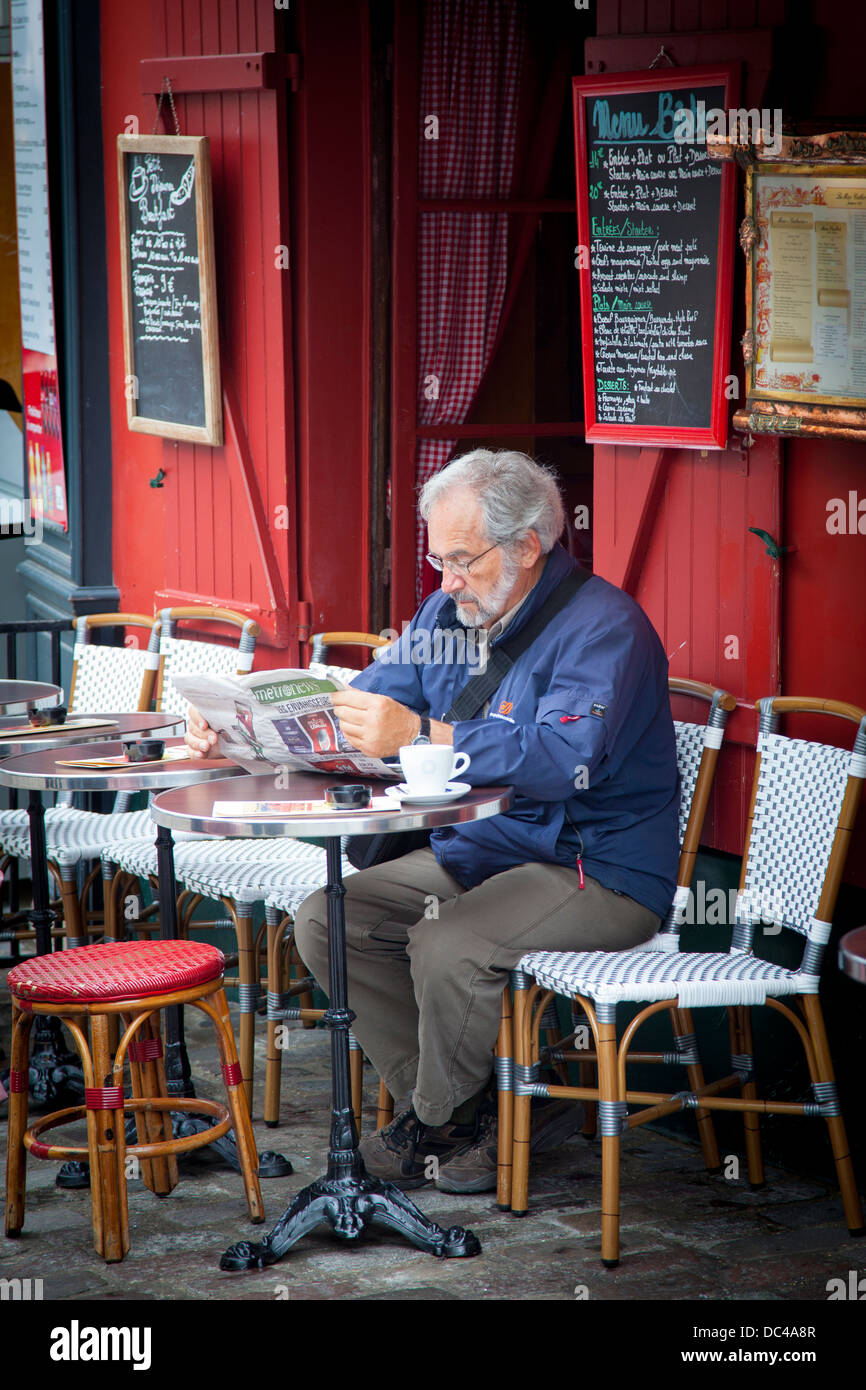Kaffee am Morgen in Montmartre, Paris Frankreich Stockfoto