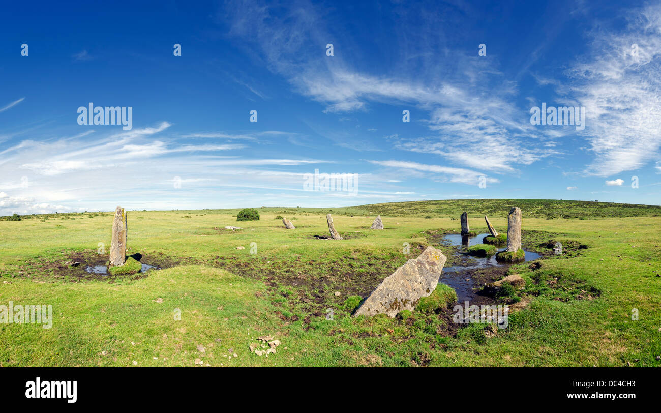 Die neun Steinen Altarnun Kreis eine isolierte Stein auf Bodmin Moor in Cornwall Stockfoto