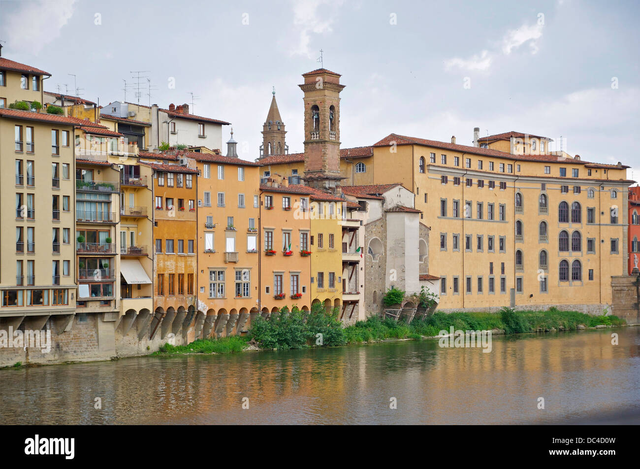 Typische Häuser am Fluss Arno, Florenz, Italien Stockfoto