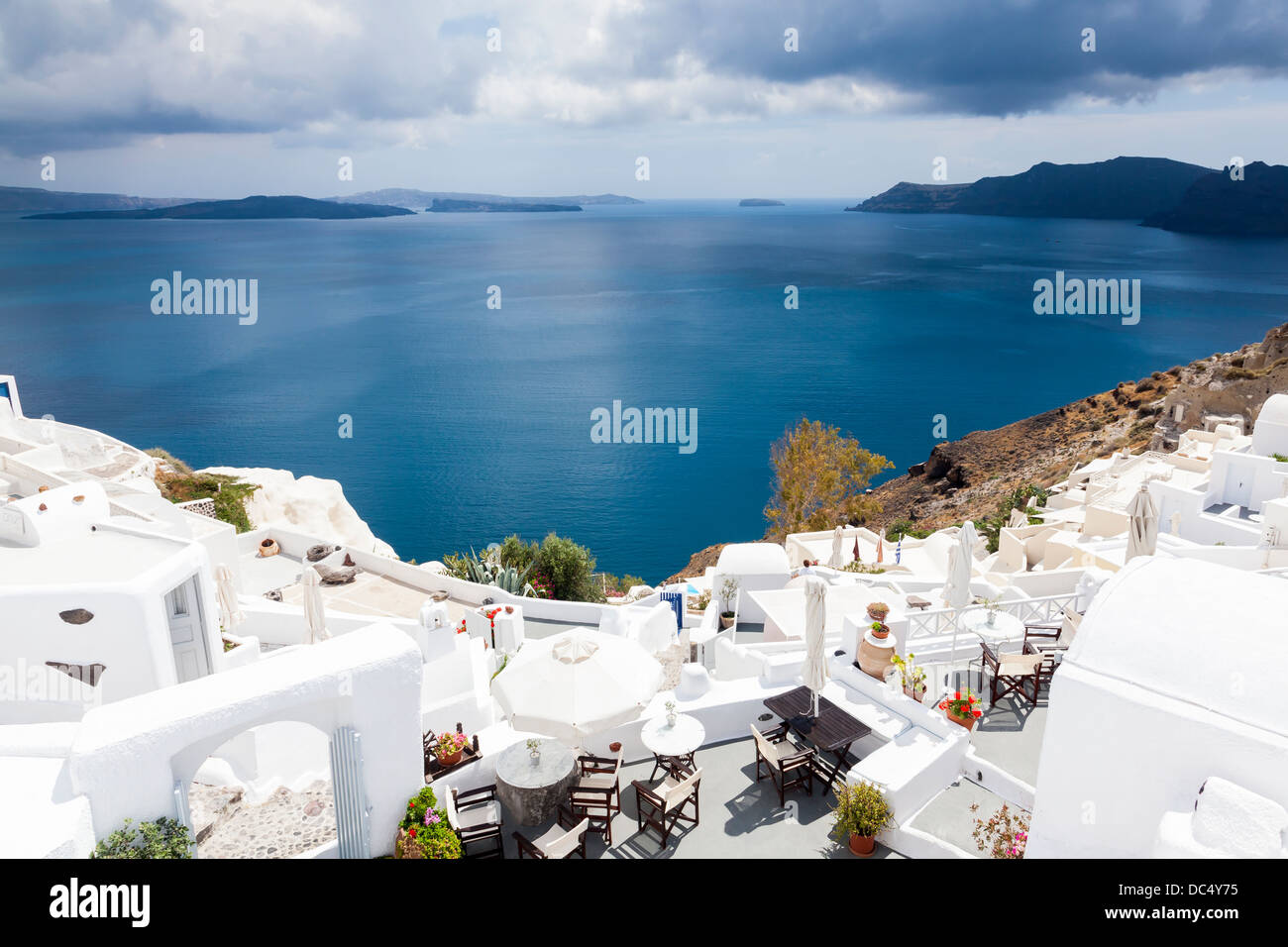 Die Caldera in Oia Santorini Griechenland Europa Stockfoto