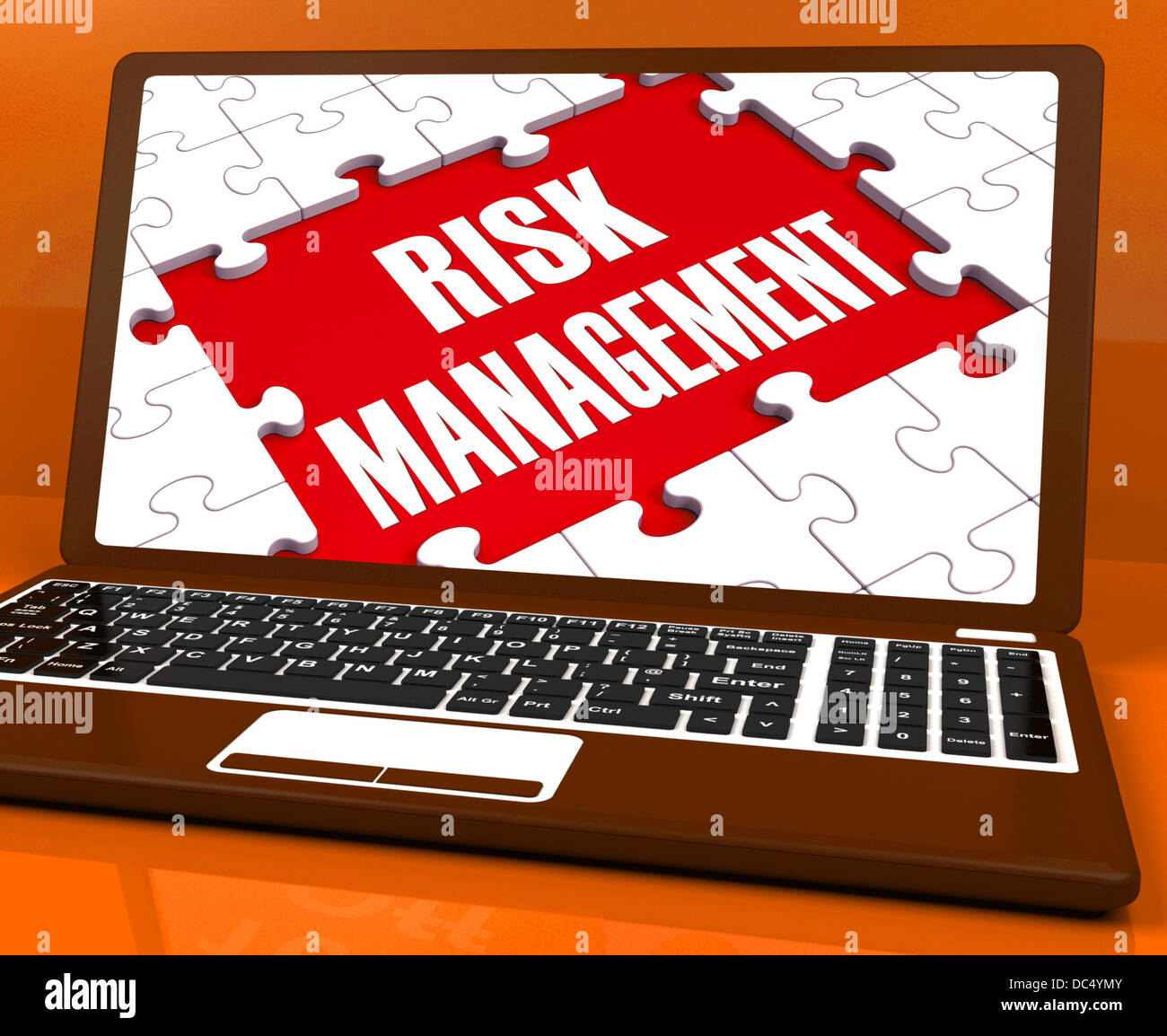 Risikomanagement auf Laptop zeigt riskante Analyse Stockfoto