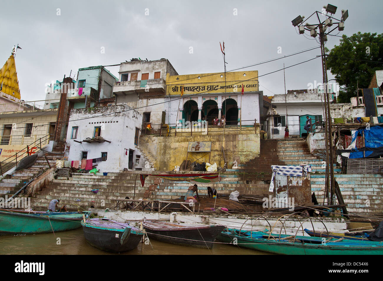 Fluss Ganges in Varanasi, Indien Stockfoto Fluss Ganges in Varanasi, Indien Stockfoto