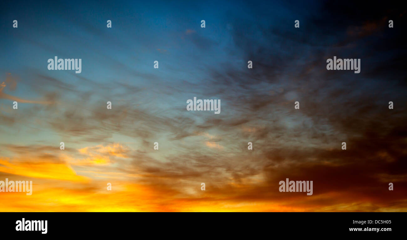 Eine französische Himmel in der Abenddämmerung Stockfoto Eine französische Himmel in der Abenddämmerung Stockfoto