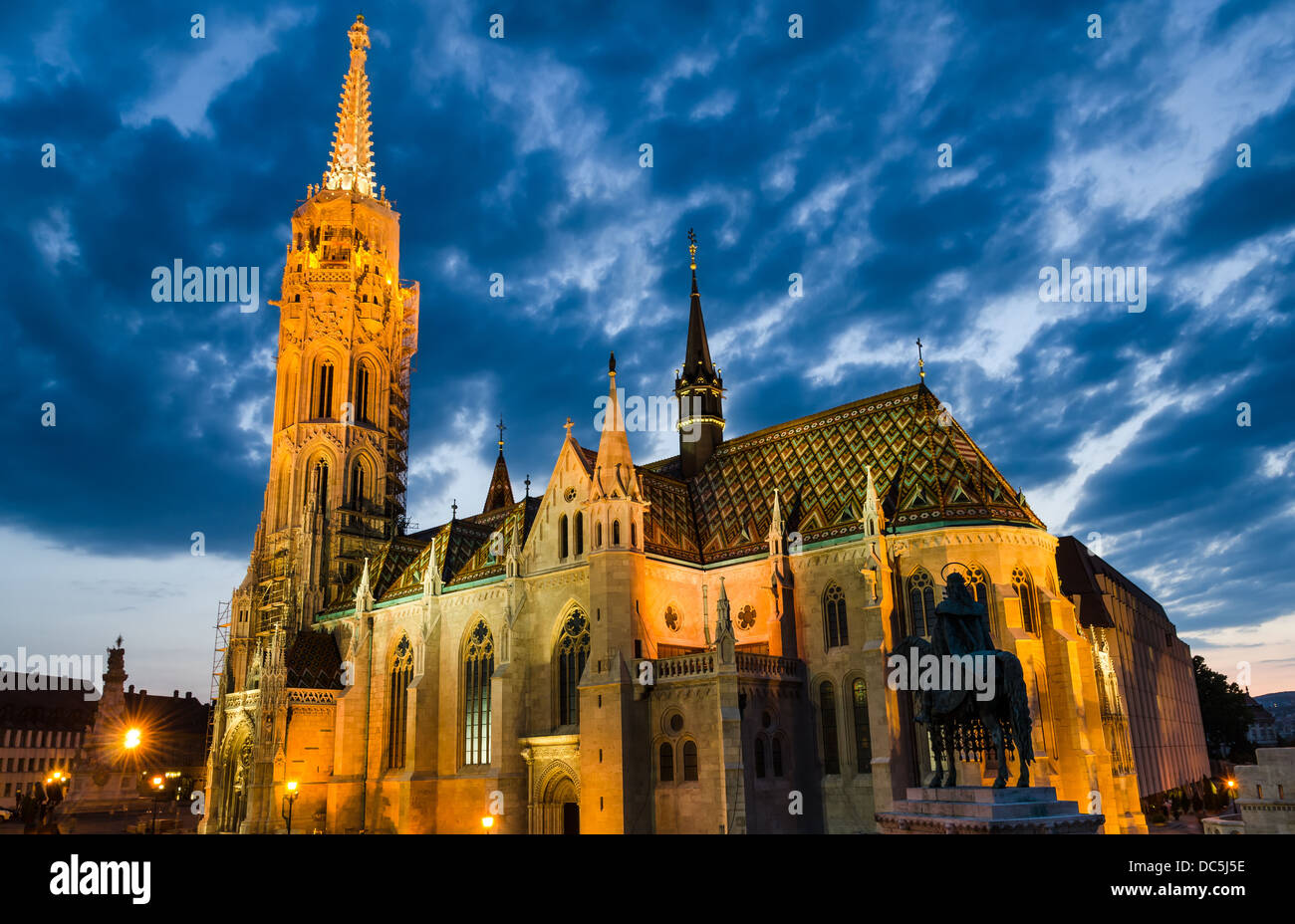 Matthias (Matthias in Magyar) oder Pfarrkirche unserer lieben Frau Maria wurde im 13. Jahrhundert erbaut. Budapest Stockfoto