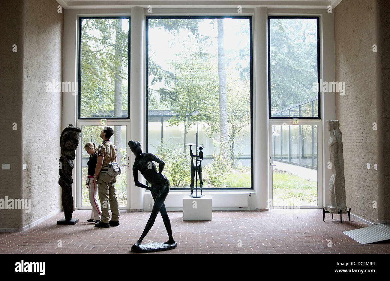 Kroller muller sculpture -Fotos und -Bildmaterial in hoher Auflösung