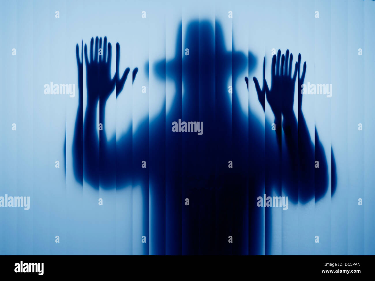 Computer generierte Bild der Bösewicht Mann am Fenster abstrakte Scheiben lauern Stockfoto