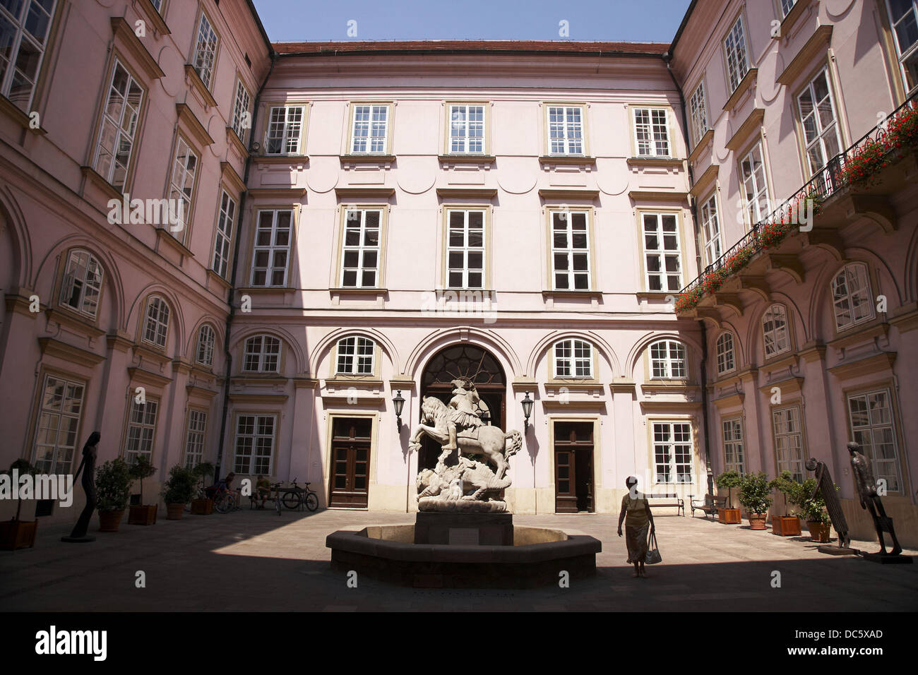 St. Georg und dem Drachen-Brunnen, Primate´s Palast, Bratislava, Slowakei Stockfoto