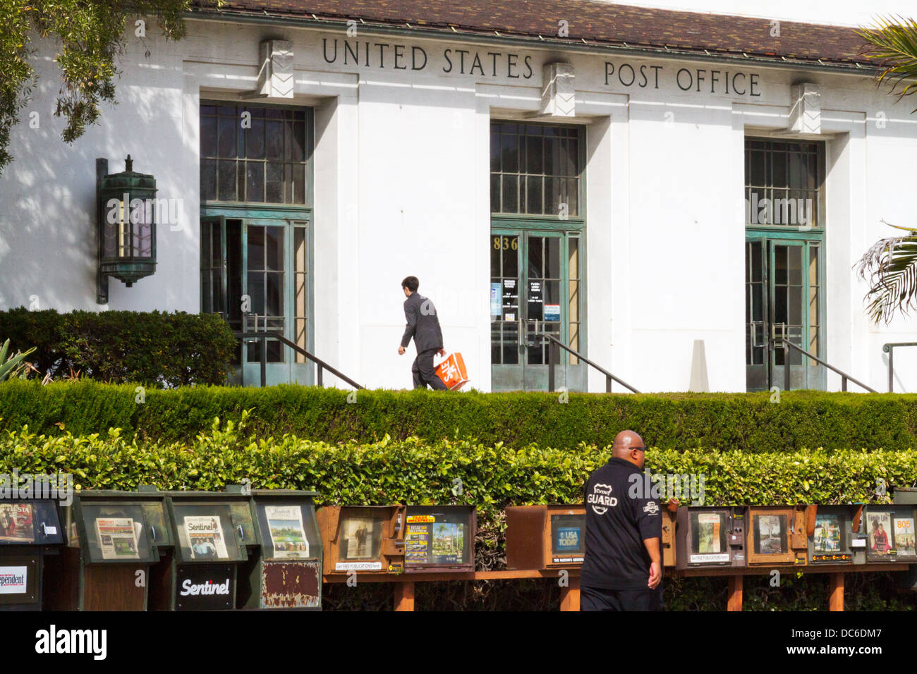 Street View von der Vorderseite von einer Vereinigten Staaten Postgebäude in Santa Barbara, Kalifornien Stockfoto