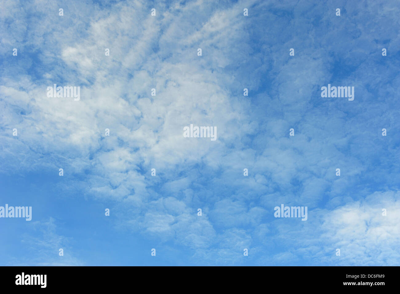 Weiche weiße Wolken Stockfoto