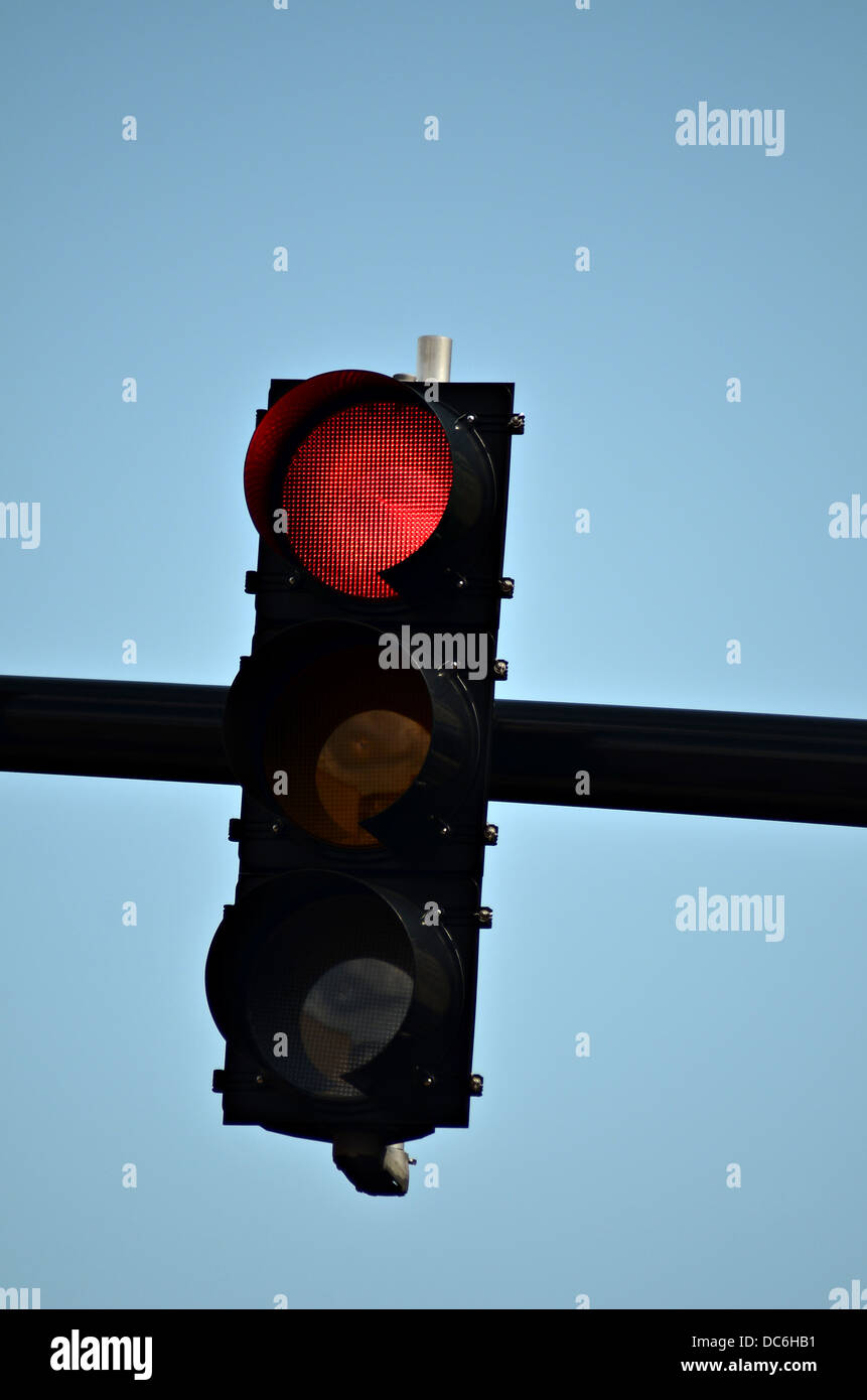 Eine Ampel zeigt ein rotes Licht. Stockfoto