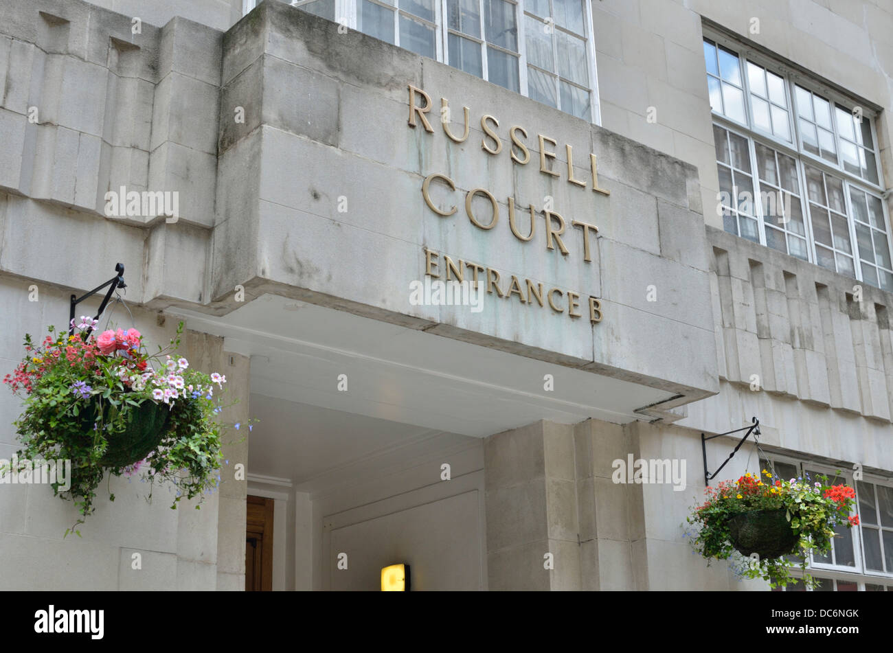 Russell Court Apartments in Woburn Place, London, UK Stockfoto