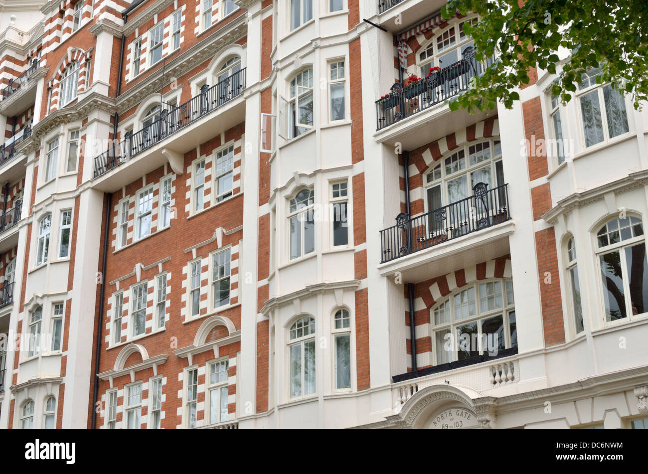 Nordtor Appartementhaus auf Prinz Albert Road, St. John's Wood, London, UK. Stockfoto