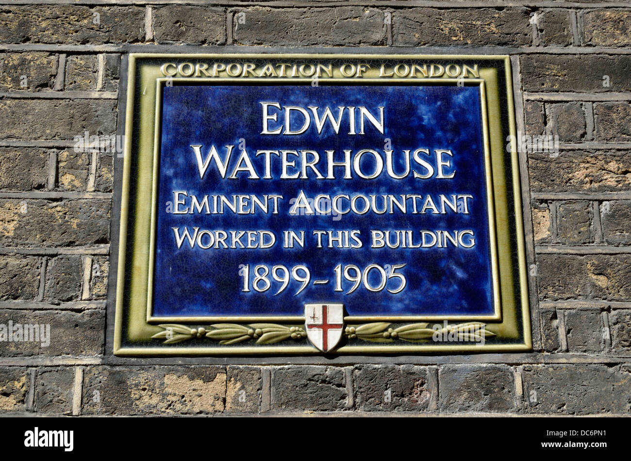 Blaue Plakette markiert den ehemaligen Arbeitsplatz der eminent Buchhalter Edwin Waterhouse, 6 Frederick Place, London, UK. Stockfoto