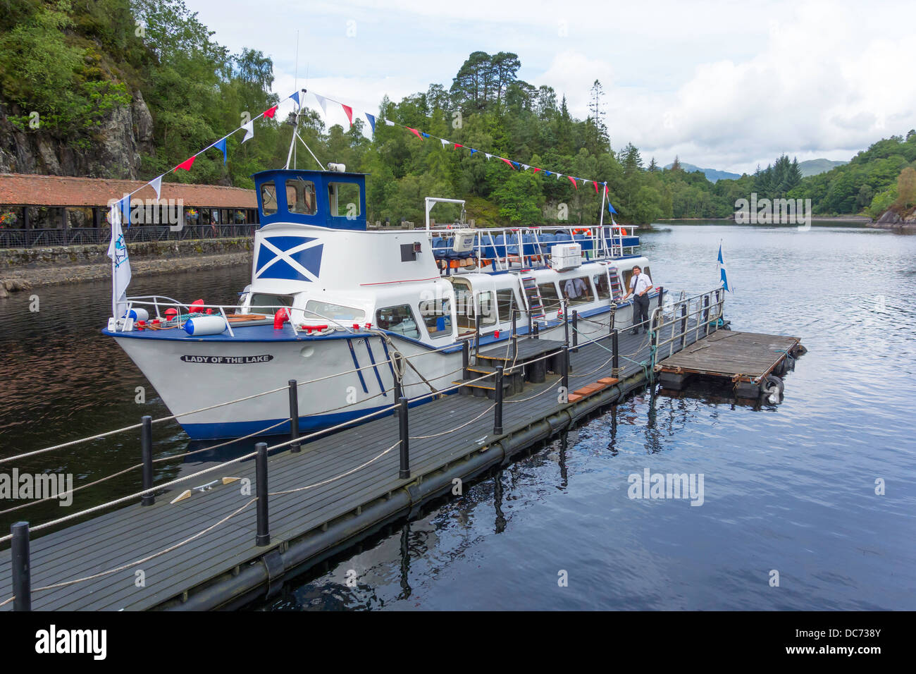 Ausflugsschiff "Lady of the Lake" am Pier auf Loch Katrine Schottland Trossachs Stockfoto