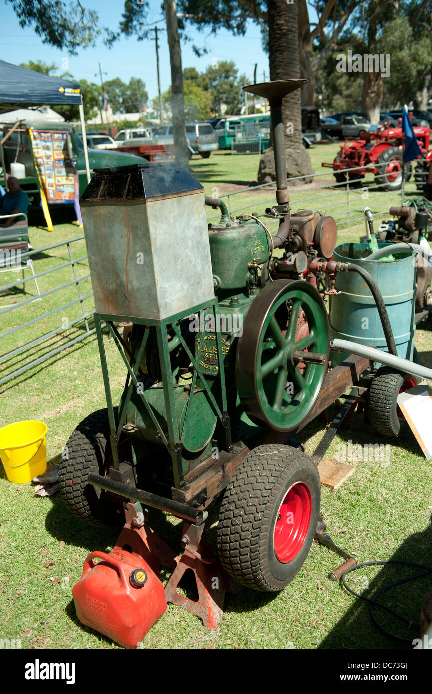 Antik 6 PS Stationärmotor Typ L Lister in Betrieb Stockfoto