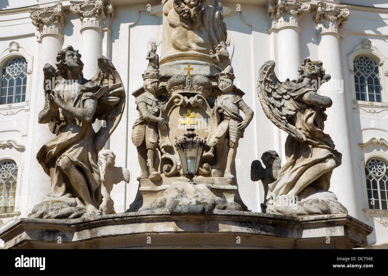 Wien - Juli 27: Detail des barocken Spalte Kirche von Maria Treu. Stockfoto