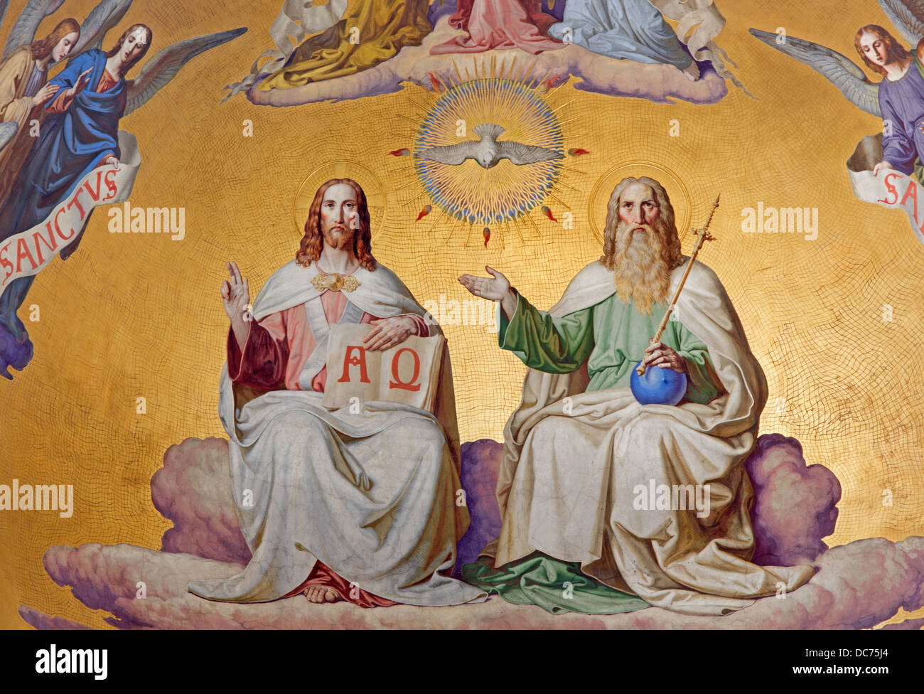 Wien - Juli 27: Heilige Dreifaltigkeit. Detail von Fresco Szene aus der Apokalypse vom 19. Jhdt. Stockfoto
