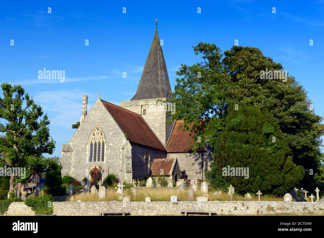 Die Pfarrkirche von St. Andrew bekannt als "Der Kathedrale auf den Downs" Touristenort, East Sussex, UK Stockfoto