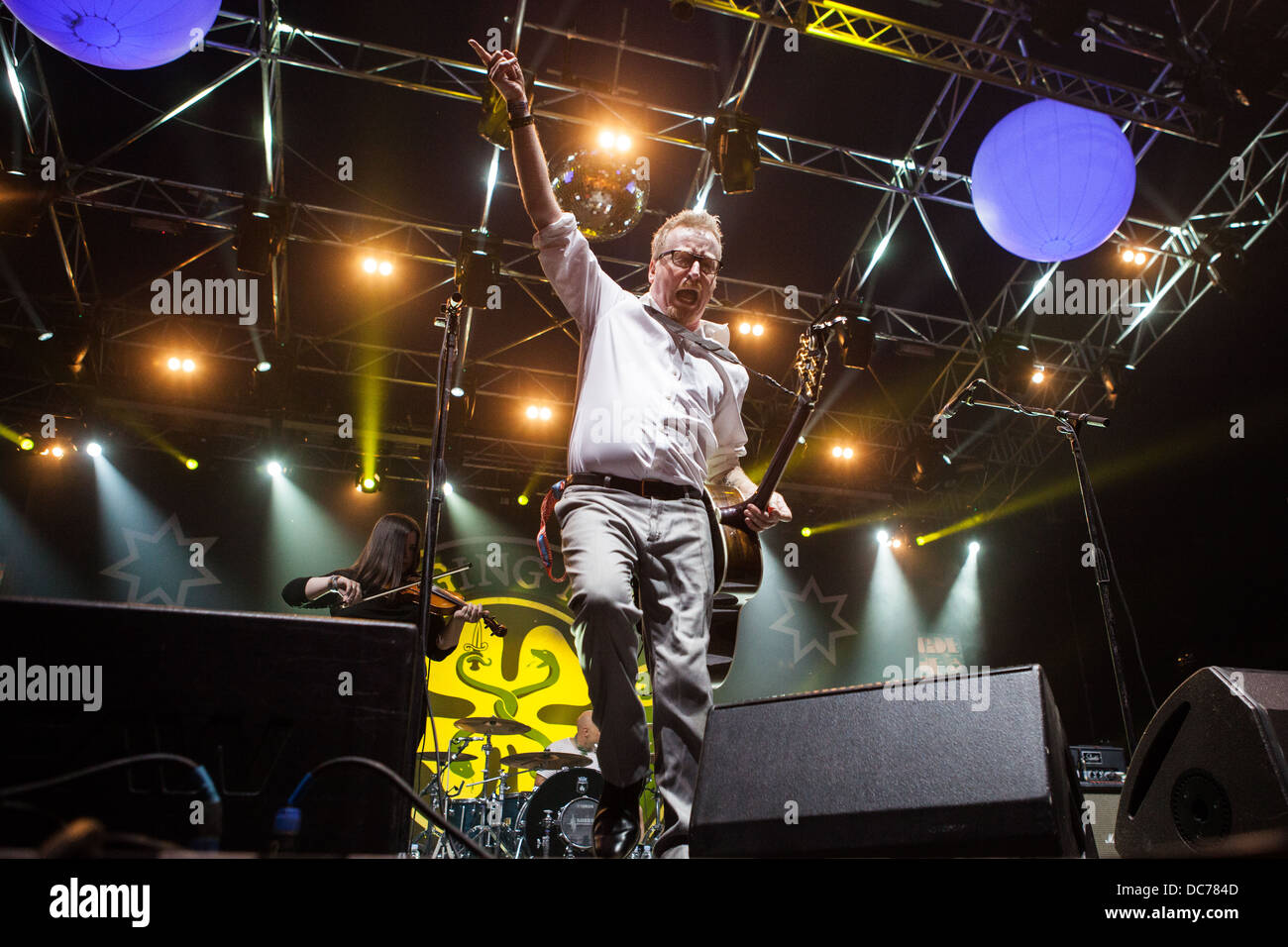 Flogging Molly führt während der Sziget Festival 2013 Stockfoto