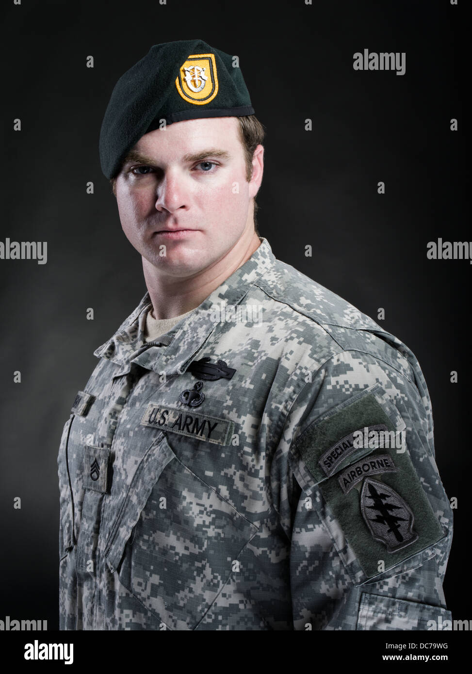 Porträt eines Soldaten der US Army Special Forces Green Beret Stockfoto