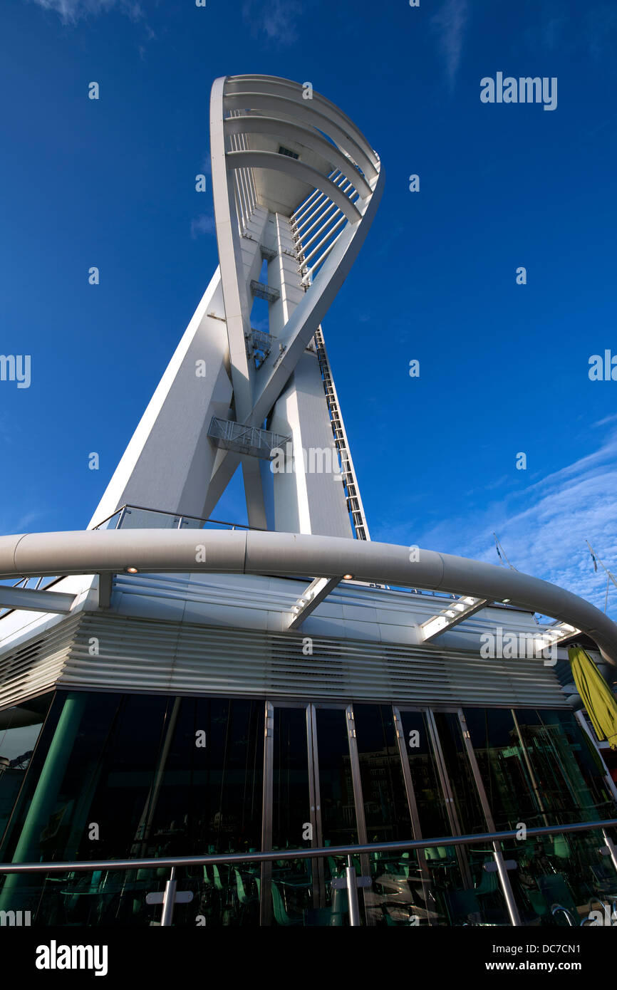 Spinnaker Tower, Gunwharf Quays, Portsmouth, Hampshire, England, Vereinigtes Königreich Stockfoto