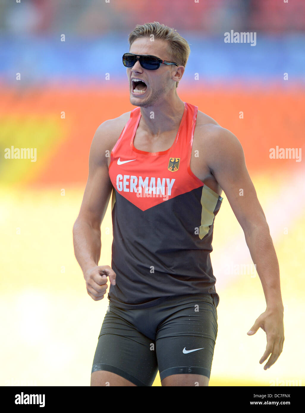 Moskau, Russland. 11. August 2013. Pascal Behrenbruch Deutschland reagiert während der Stabhochsprung im Zehnkampf bei den 14. Weltmeisterschaften in der Leichtathletik im Luzhniki-Stadion in Moskau, Russland, 11. August 2013. Foto: Bernd Thissen/Dpa/Alamy Live News Stockfoto