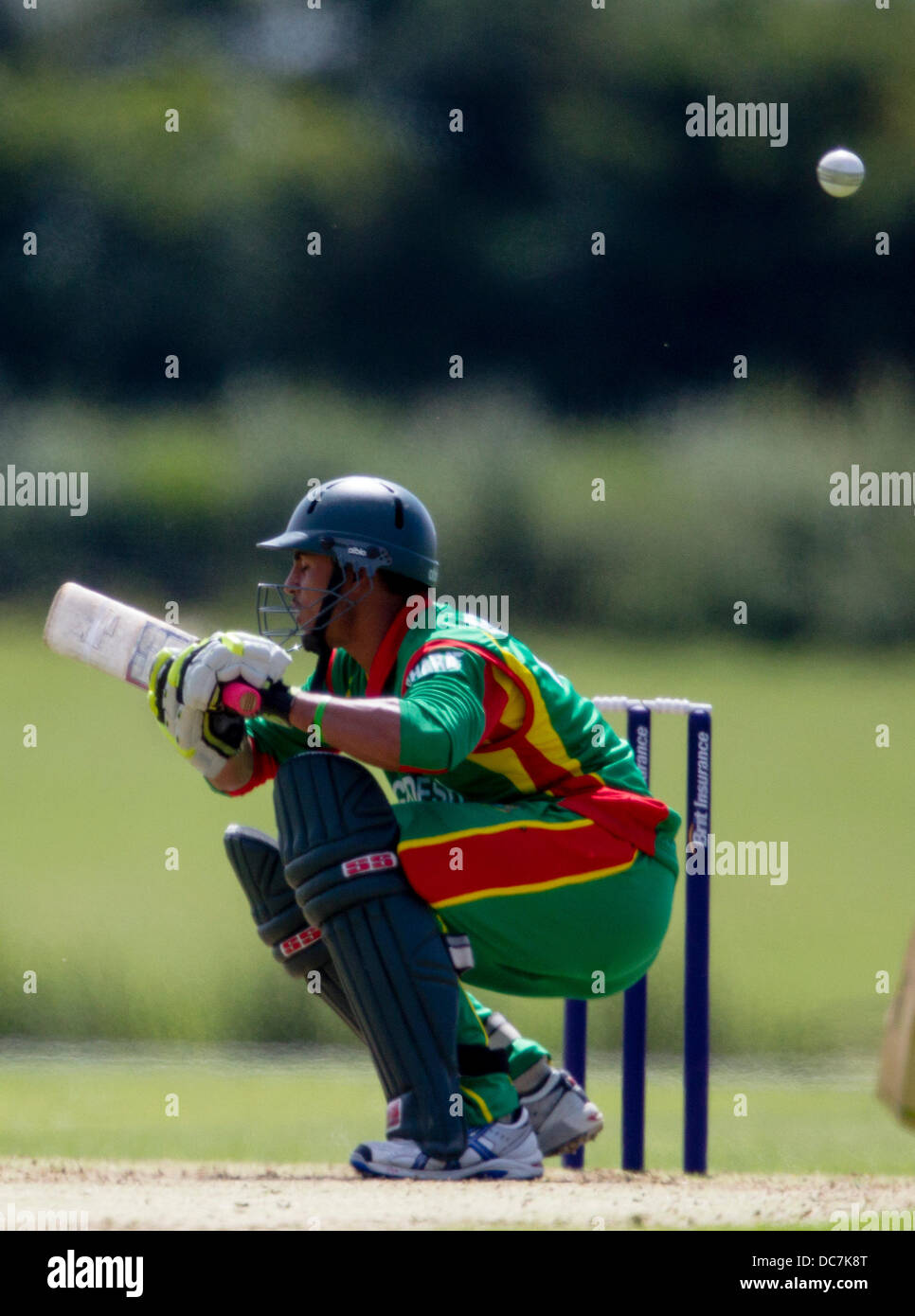 Kibworth, Leicestershire, UK. Sonntag, 11. August 2013.  Aktion aus dem ODI Spiel zwischen u19 Bangladesch und Pakistan u19 im Rahmen des Turniers u19 ODI dreieckig in England gespielt. Bildnachweis: Graham Wilson/Alamy Live-Nachrichten Stockfoto