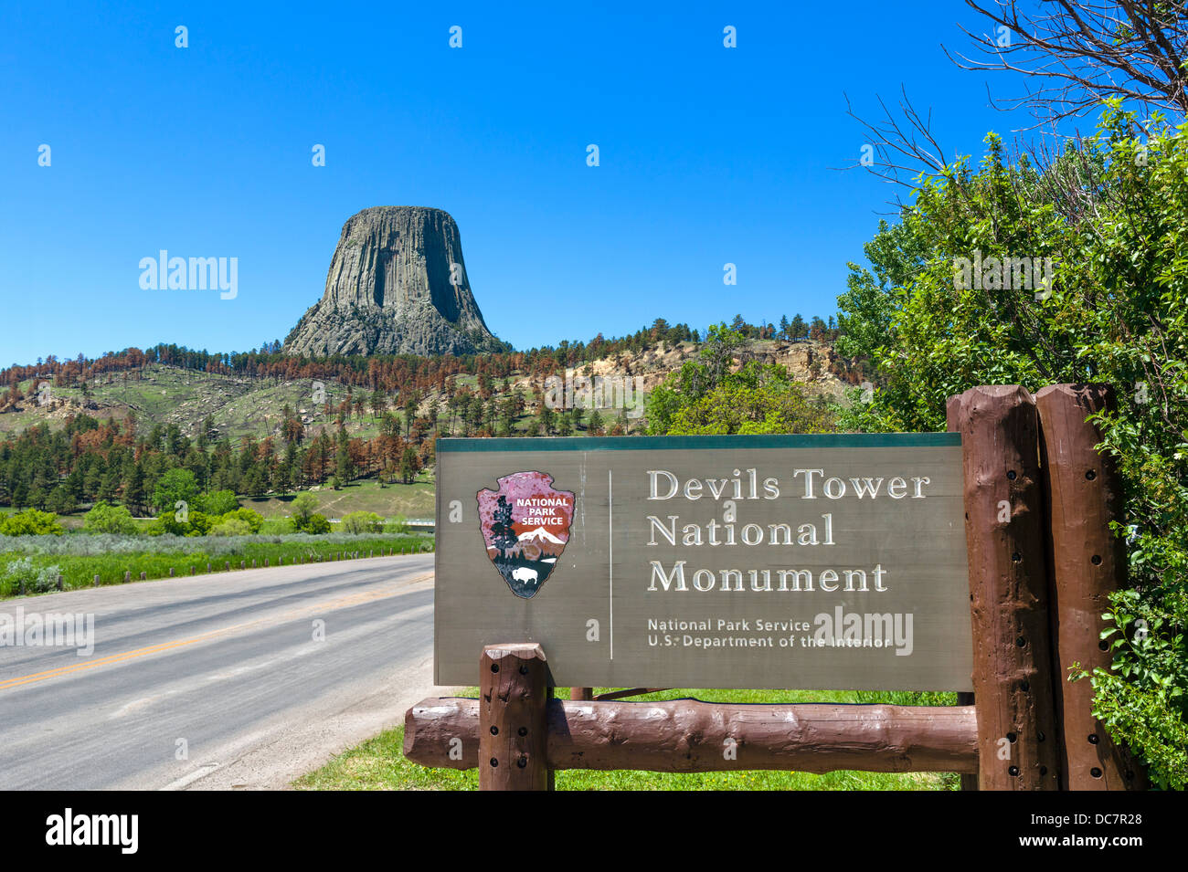 Eingang zum Devils Tower National Monument, Crook County, Black Hills, Wyoming, USA Stockfoto