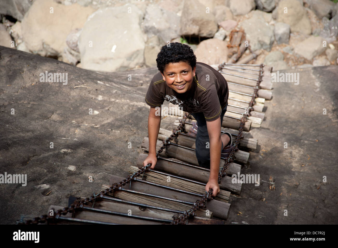 Klettern die Chainladder in den Thukela Fluss-Schlucht, Royal Natal National Park, uKhahlamba Drakensberg Park, Südafrika Stockfoto