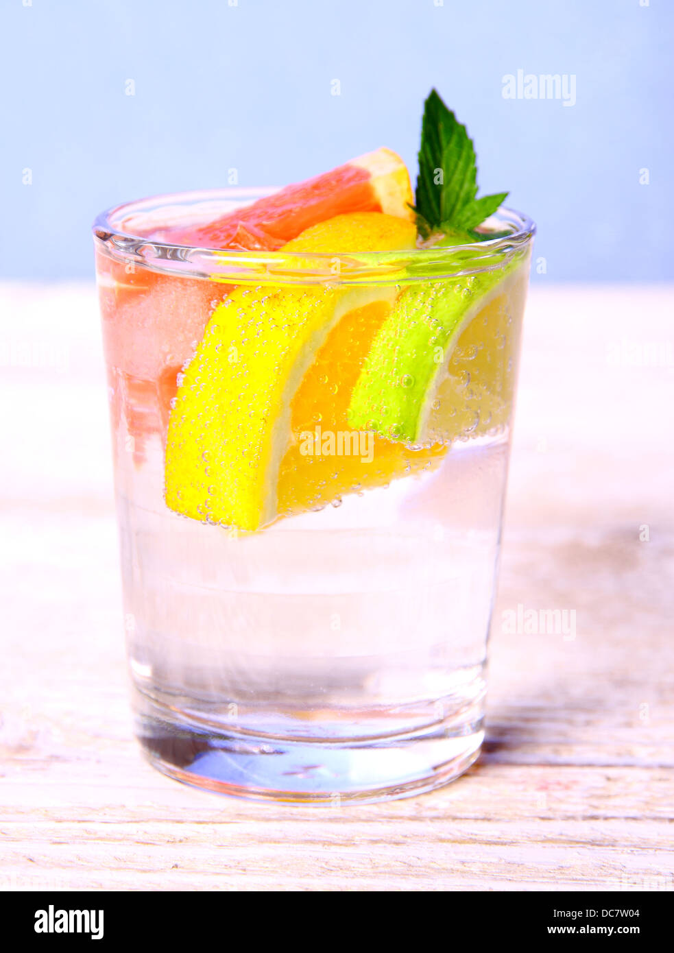Limonade mit Grapefruit, Zitrone und Limette, soft-Fokus Stockfoto
