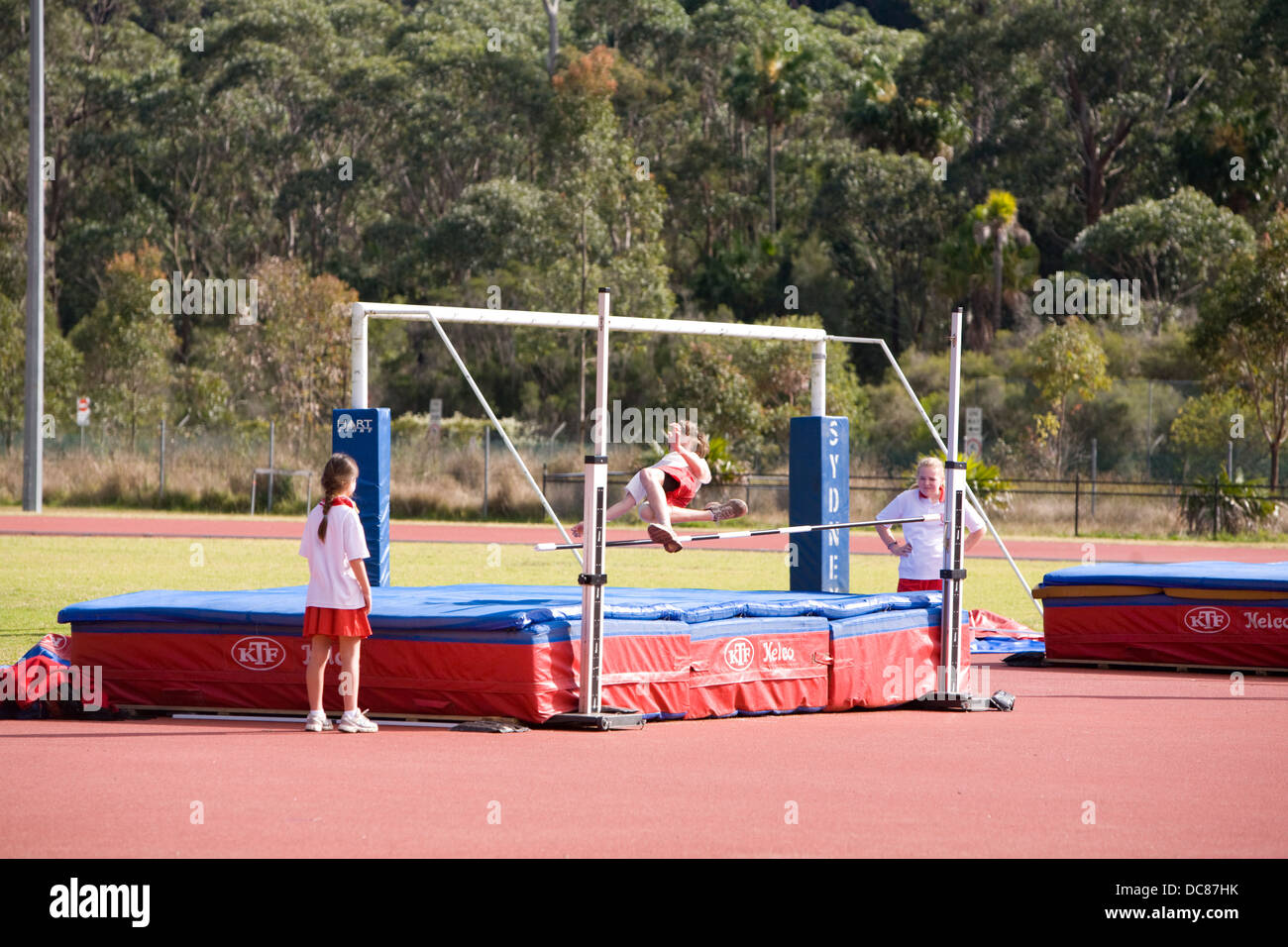 australische Grundschule Leichtathletik und Sport-Tag an der Sydney-Sportakademie in Narrabeen, new-South.Wales Stockfoto