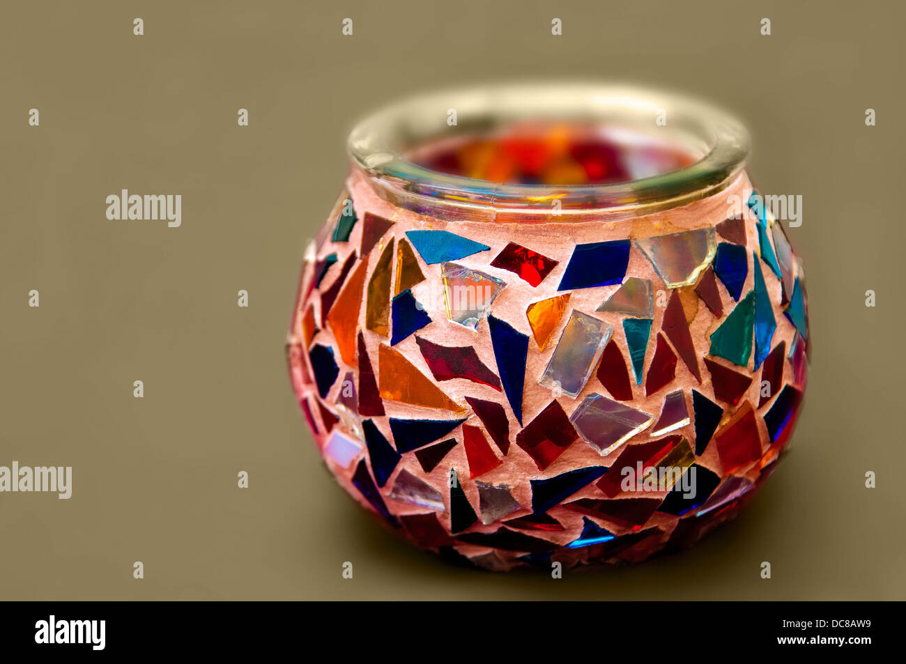 Künstlerische ethnische Mosaik Glas Kerzenständer Stockfoto