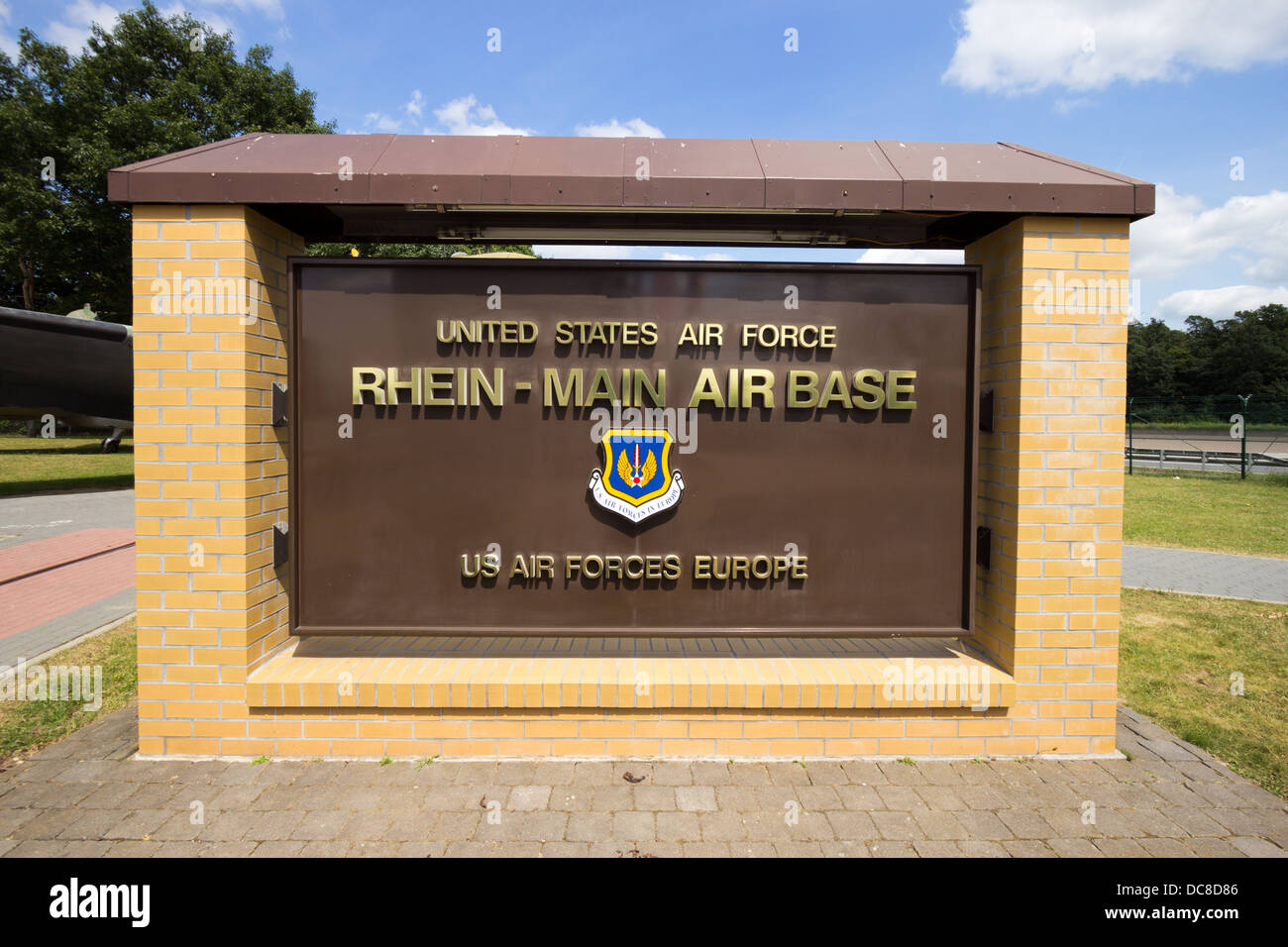 Eingangsschild der US Air Force Rhein-Main Air Base (Deutschland) Stockfoto