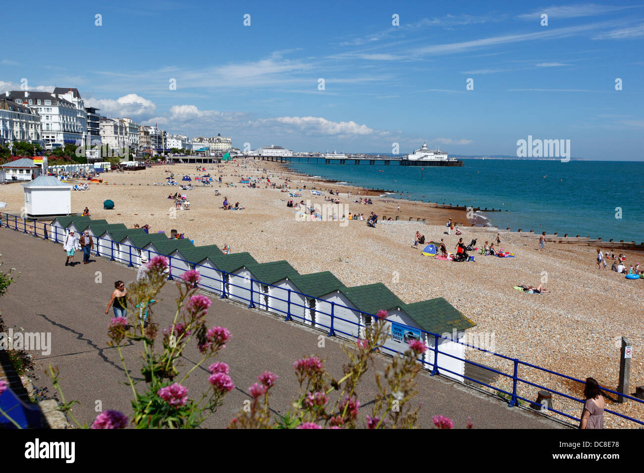 Eastbourne Strand und Pier, East Sussex, England, UK Stockfoto