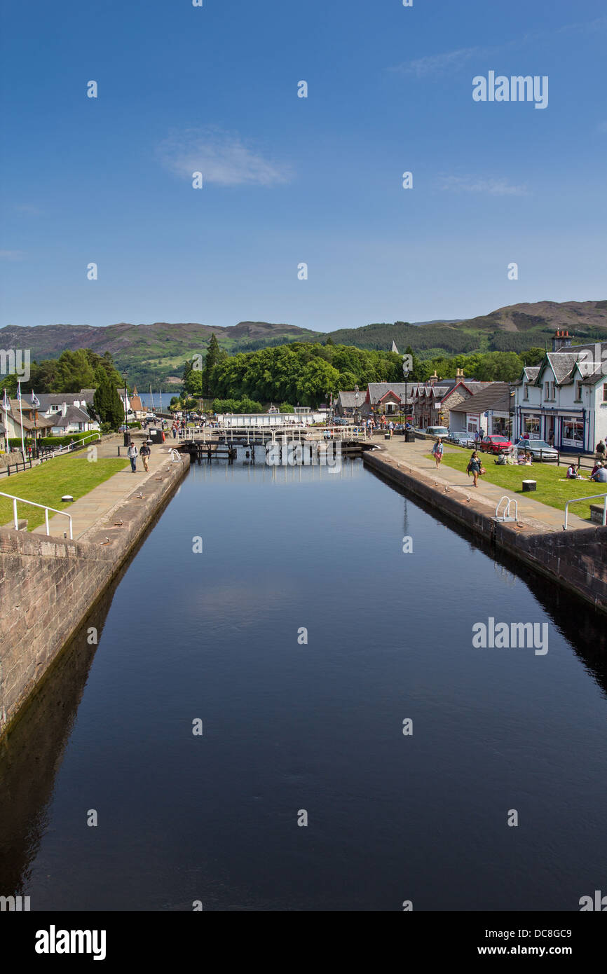 LEERE SCHLÖSSER [THOMAS TELFORD] AN DER CALEDONIAN CANAL BEI FORT AUGUSTUS LOCH NESS SCHOTTLAND Stockfoto