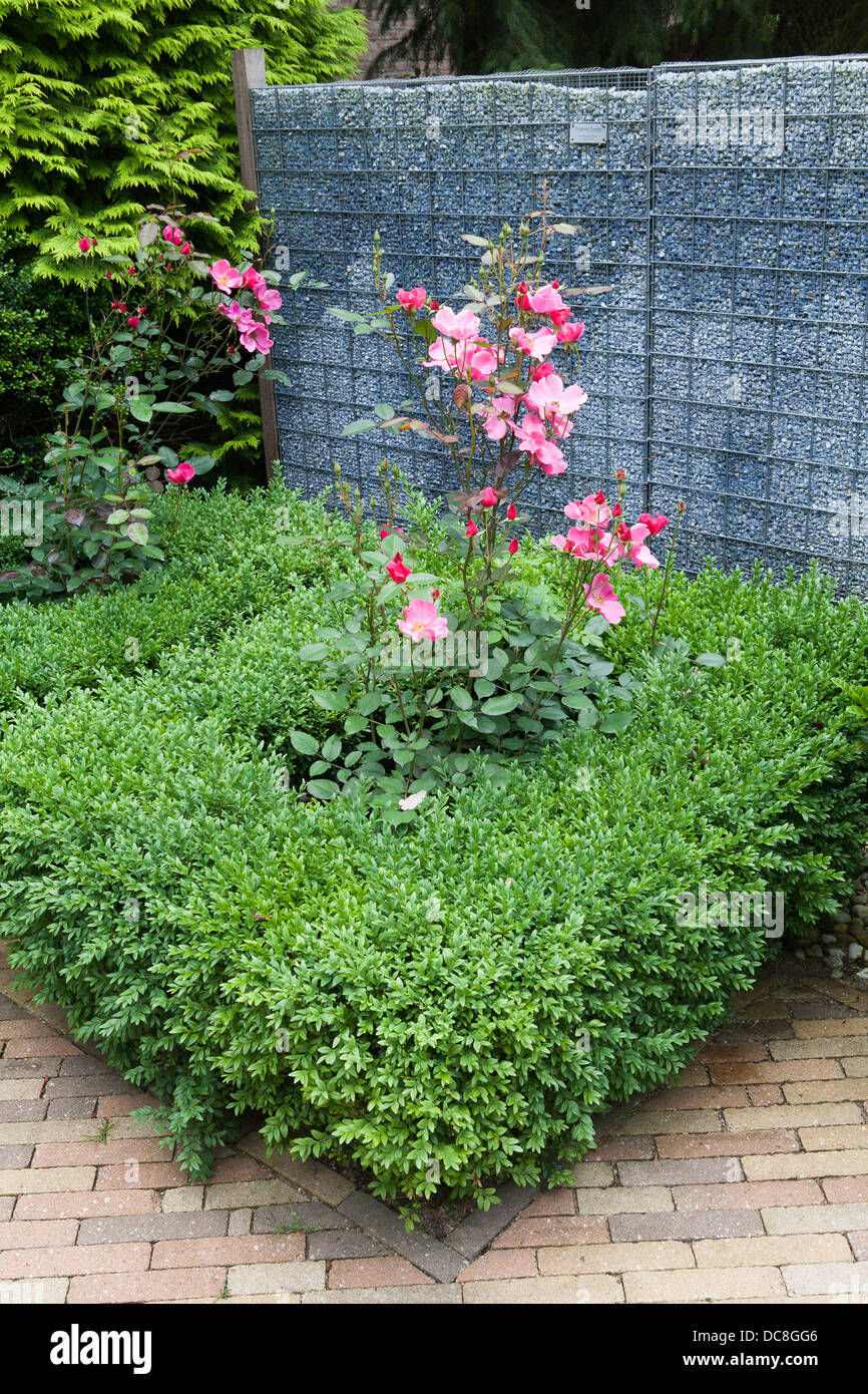 Architektonische Elemente im Garten Stockfoto