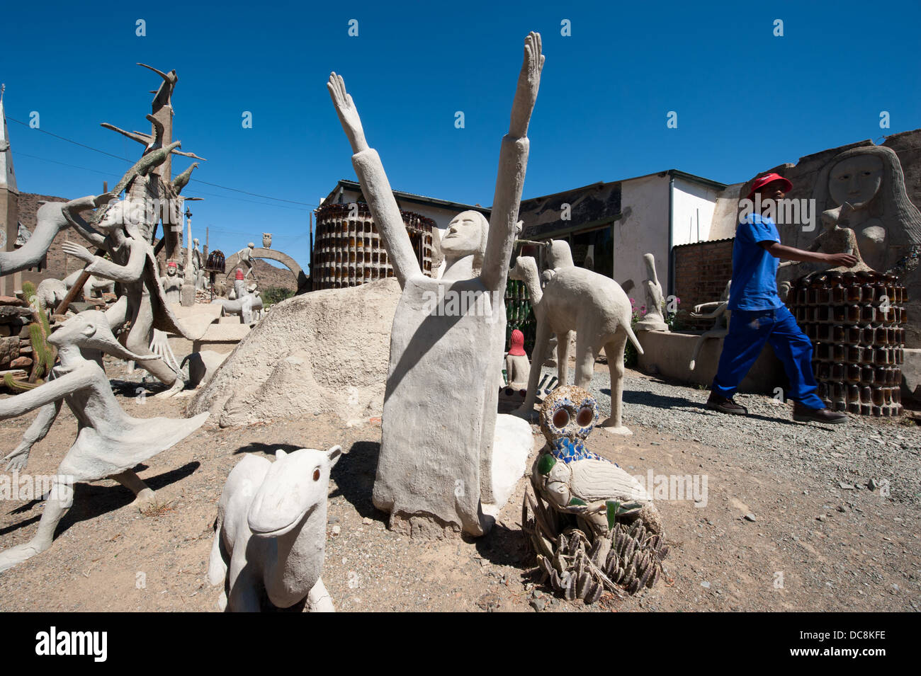 Die Camel-Hof mit Beton Skulpturen umliegenden The Owl House, Nieu Bethesda, Eastern Cape, Südafrika Stockfoto